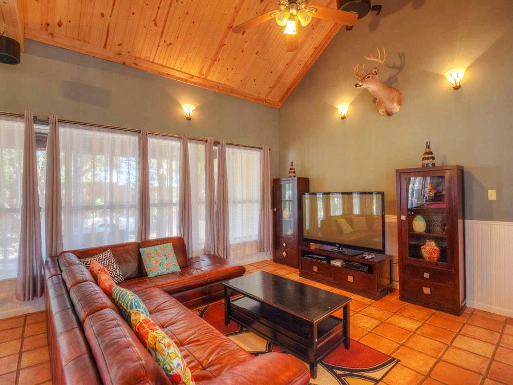Paradise Resort At Hill Country Buchanan Dam Экстерьер фото