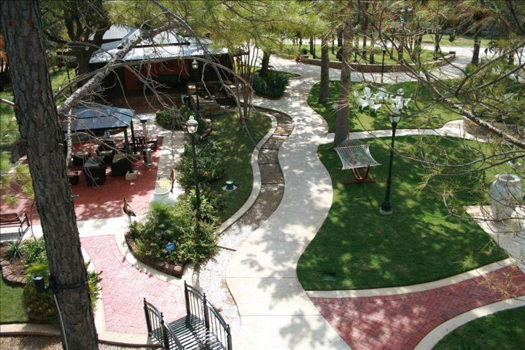Paradise Resort At Hill Country Buchanan Dam Экстерьер фото
